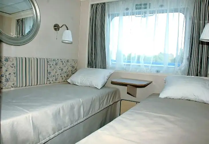 E Exterior cabin