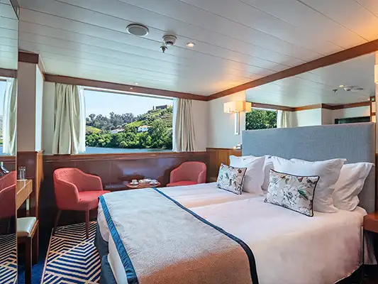 HX Cabine du pont principal à l'arrière