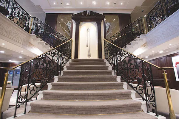 photo 3 Azamara Pursuit