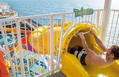 photo 2 Carnival Fantasy ®