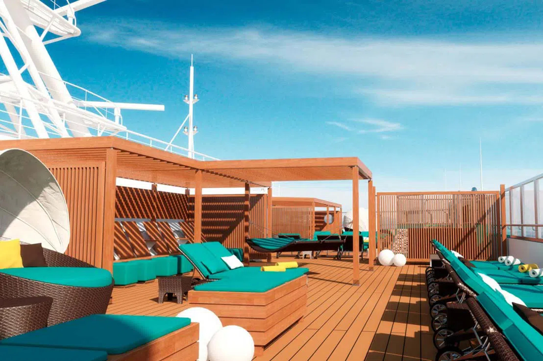 photo 2 Carnival Radiance ®