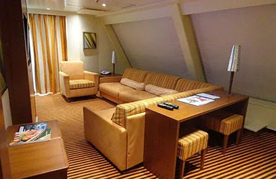 photo 7 Carnival Valor ®