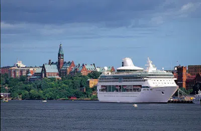 photo 2 Vision  Of The Seas
