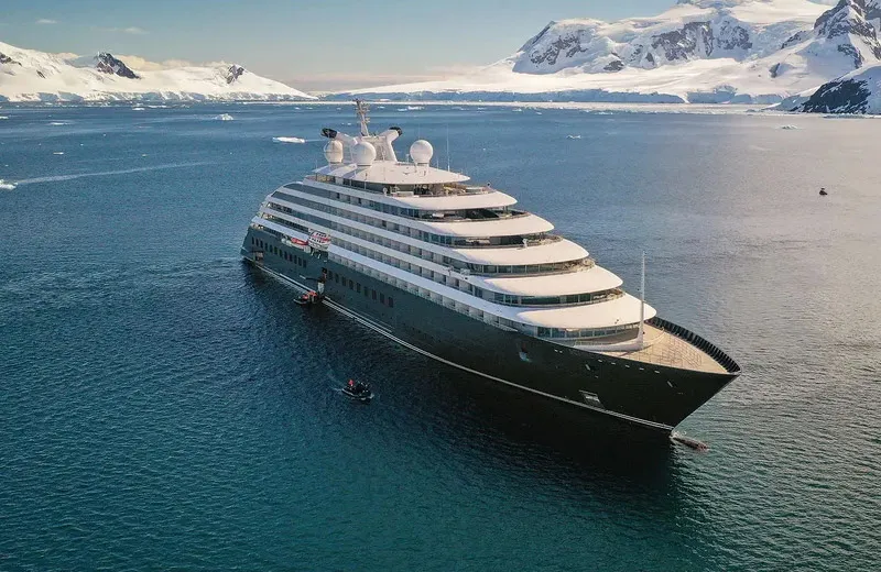 photo 1 Scenic Eclipse