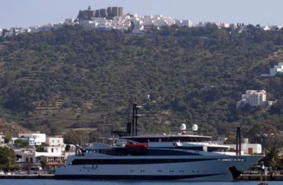 photo 3 Megayacht Variety Voyager