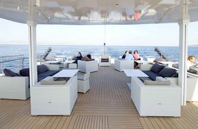photo 6 Megayacht Variety Voyager