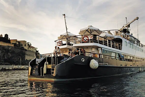photo 2 M/Y Callisto