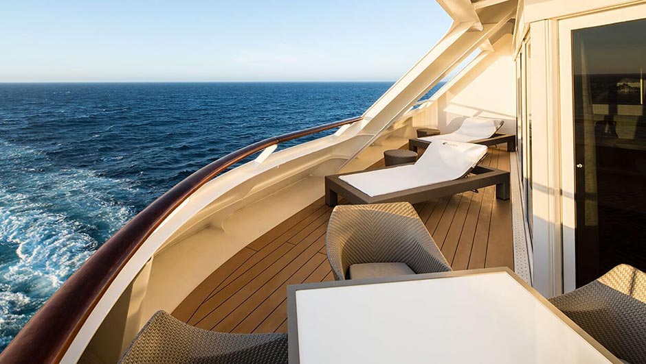 Club World Owner's Suite azamara-azamara-pursuit-club_world_owner_suite