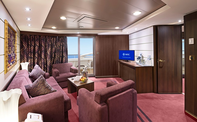 Yacht Club Suite Royale msc-crociere-msc-fantasia-yc-royal-suite