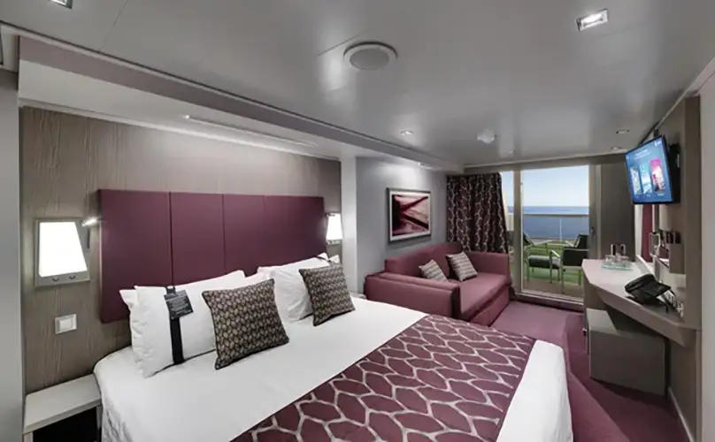 Suite Aurea with double environment msc-crociere-msc-seashore-suite-2021.webp