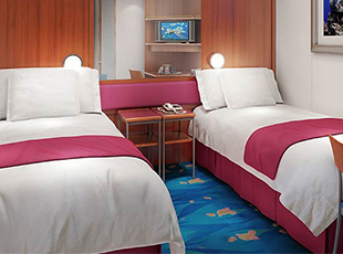 Family inside norwegian-cruise-line-norwegian-gem-i1-ia-ib-ie-ic-id-if-foto-01