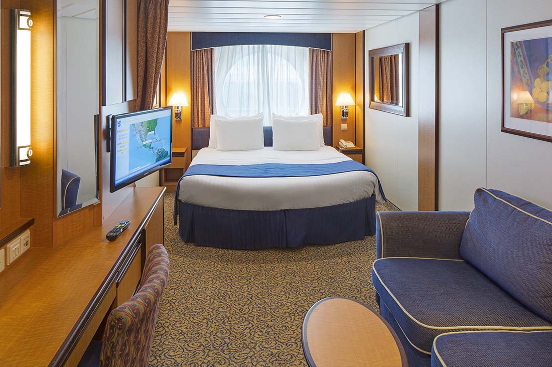 Large Oceanview royal-caribbean-explorer-of-the-seas-esterna-spaziosa