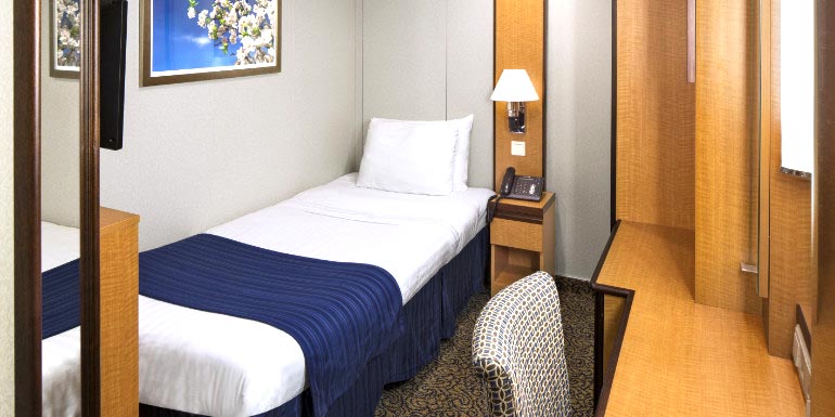 royal-caribbean-mariner-of-the-seas-studio-interior