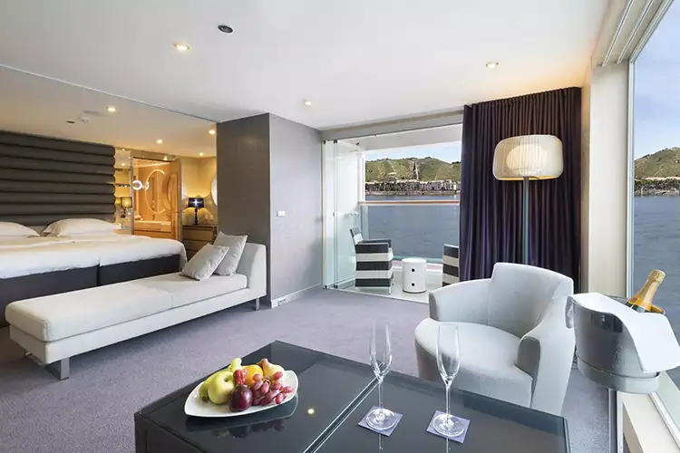 Royal One-Bedroom Suite scenic-scenic-azure-rp.webp
