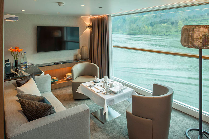 Royal Balcony Suite scenic-scenic-gem-r