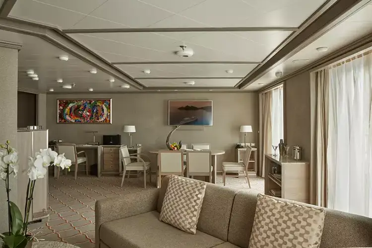 silversea-silver-dawn-royal-grand-suite.webp